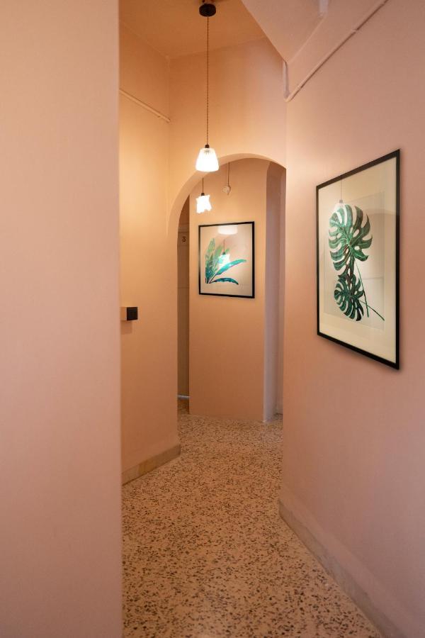 Julia'S Hotel Suites Аман Екстериор снимка