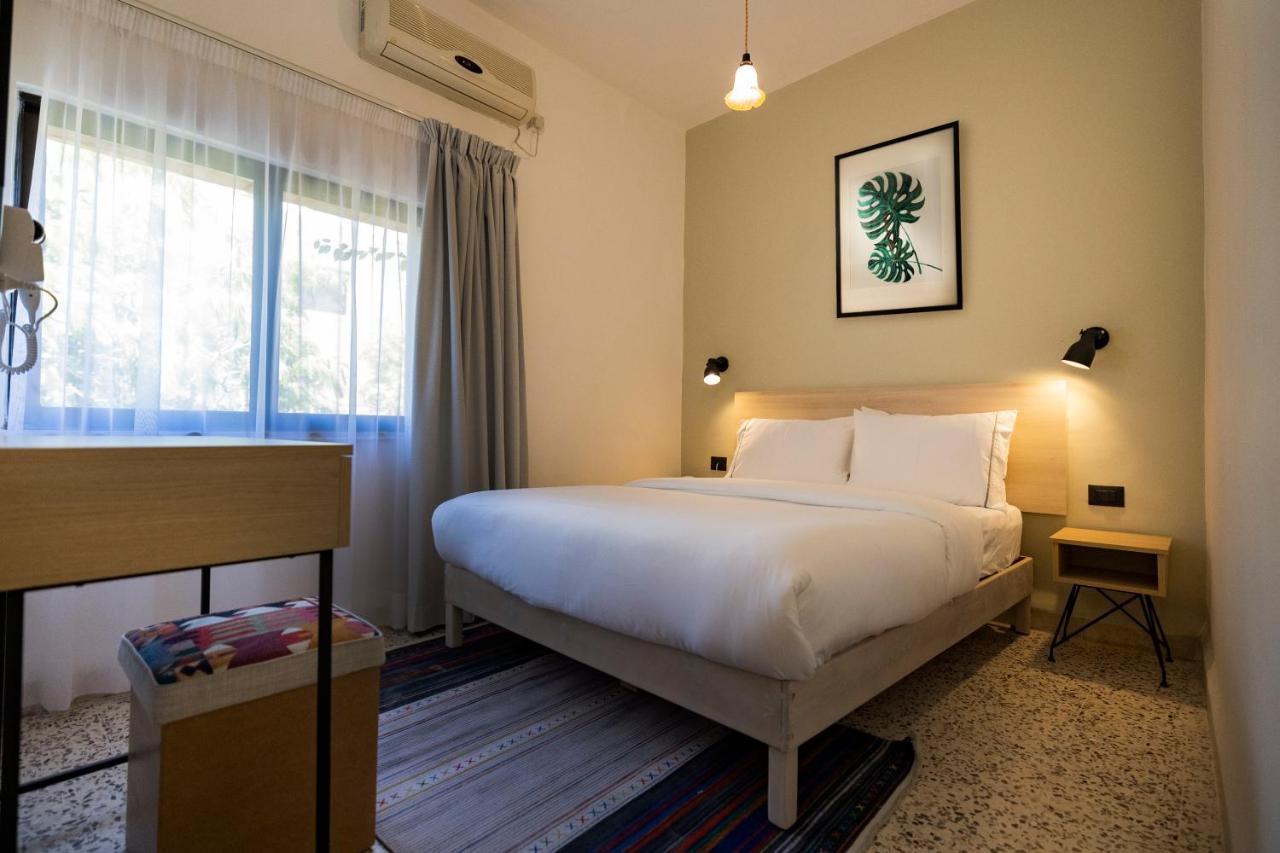 Julia'S Hotel Suites Аман Екстериор снимка